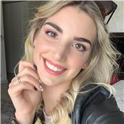 Studentessa di scienze pedagogiche, laurea magistrale. Diplomata liceo linguistico. Disponibile per lezioni di italiano e discipline umanistiche